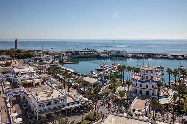 IZIDOK in Estepona: van padel tot wetenschap
